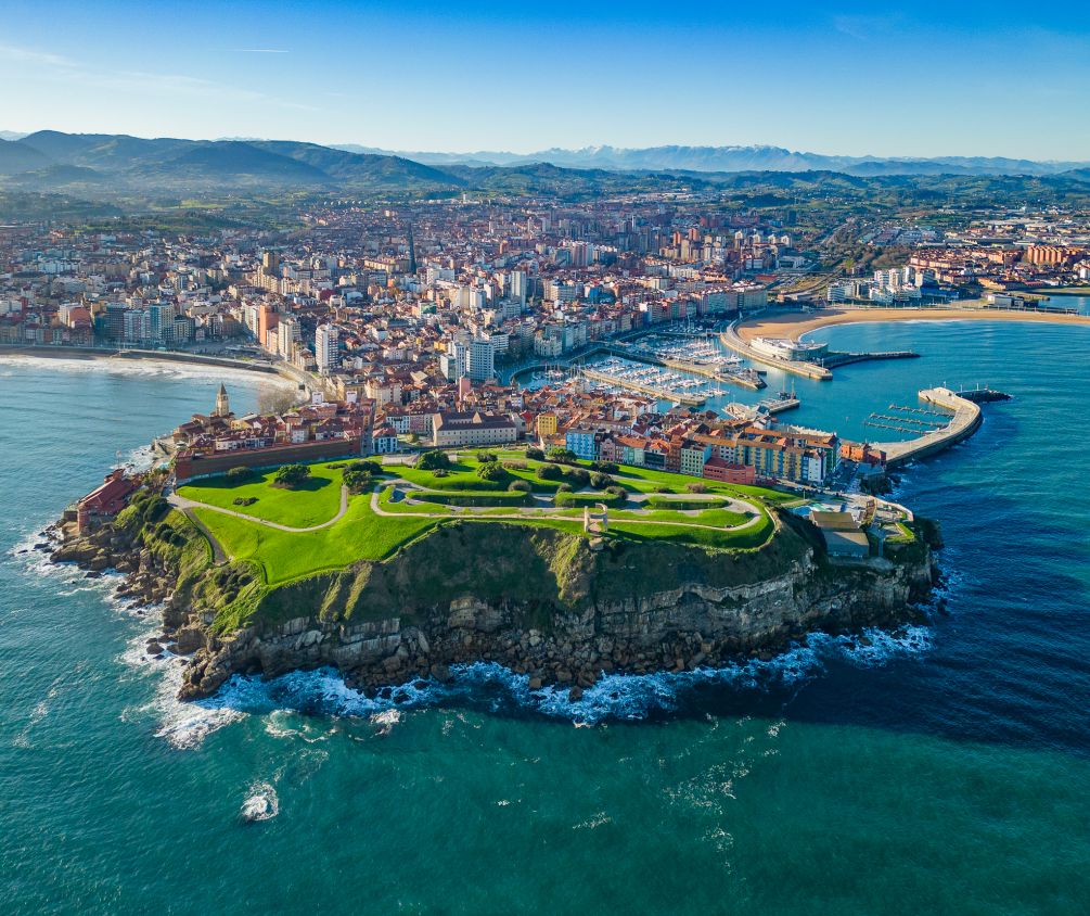 Discover how Gijón/Xixón excels in sustainable tourism, holding Biosphere Certified Gold Destination since 2013.