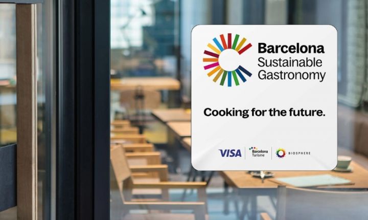 Barcelona reafirma su compromiso con la gastronomía responsable con la segunda edición de Barcelona Sustainable Gastronomy. Esta iniciativa, impulsada por VISA, Turisme de Barcelona y Biosphere Sustainable, ofrece a los restaurantes la oportunidad de obtener sin coste un distintivo de sostenibilidad y participar en una campaña de promoción internacional.